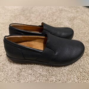 Vionic Magnolia Gianna Black Leather Slip-On Flats Size 6